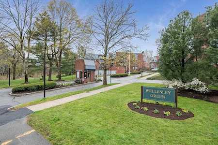 85 Grove St #3 Wellesley, MA 02482