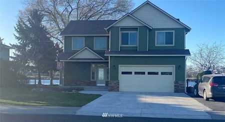 615 W Edgewater Lane Moses Lake, WA 98837