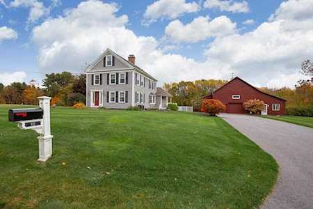 827 Oxford Street South Auburn, MA 01501