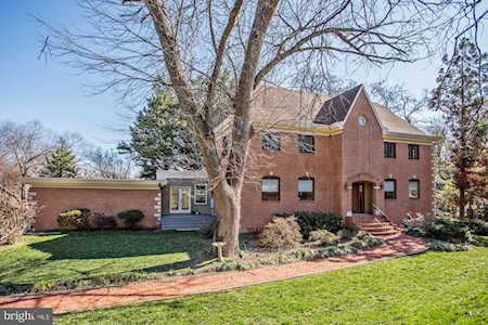 1412 Coventry Ln Alexandria, VA 22304