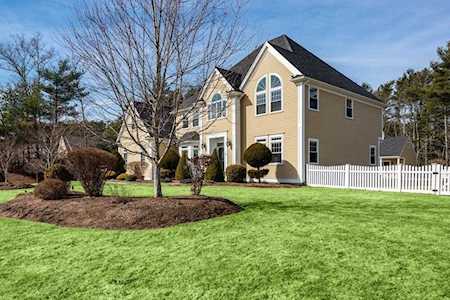 71 Country Club Way Kingston, MA 02364