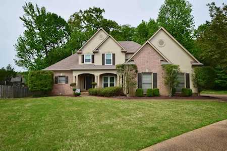 8996 Walnut Leaf Cv Cordova, TN 38018