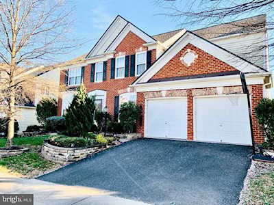 8135 American Holly Rd Lorton, VA 22079