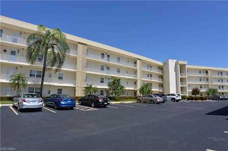 6220 Augusta Dr #107 Fort Myers, FL 33907