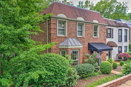 4400 Belmont Park Ter Nashville, TN 37215