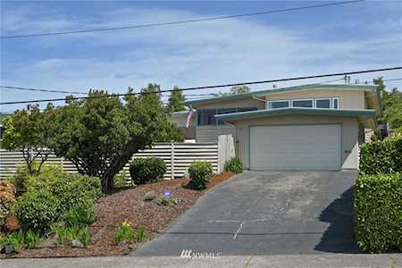 934 Callahan Dr Bremerton, WA 98310