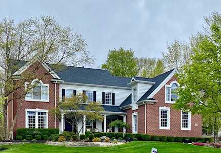 8553 Tartan Fields Drive Dublin, OH 43017