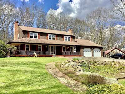 35 John Gilbert Rd West Brookfield, MA 01585