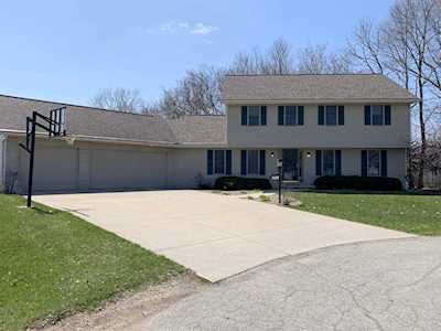 W2525 Clover Downs Ct Appleton, WI 54915