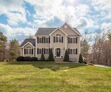 38 Tannery Rd Sturbridge, MA 01518