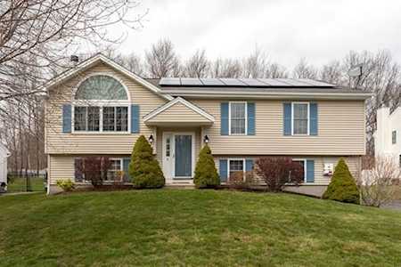 5 High Rock Ln Worcester, MA 01609