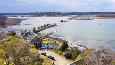 28 Damons Point Circle Marshfield, MA 02050