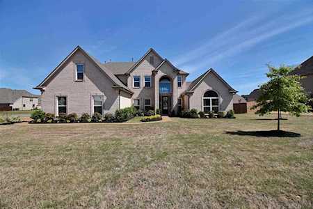 498 N Old Hearthstone Cir Collierville, TN 38017