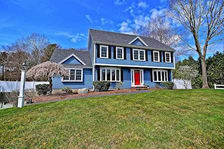 7 Down Lane Mansfield, MA 02048