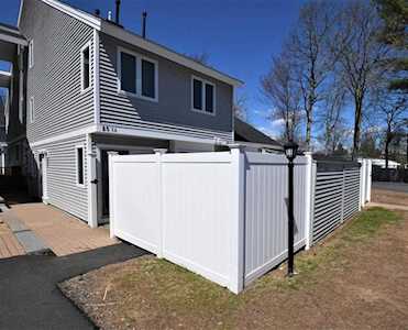 25 Meadow Pond Dr #I Leominster, MA 01453