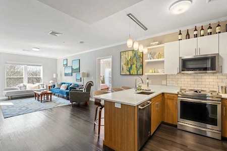 999 Hancock St #413 Quincy, MA 02169