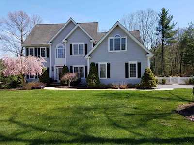 11 Longwalk Rd Franklin, MA 02038