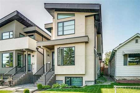 2033 27 Avenue SW Calgary, AB T2T 1H6