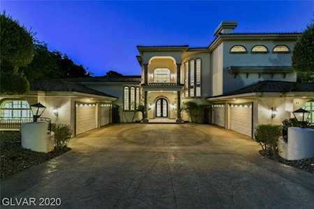 41 Princeville Ln Las Vegas, NV 89113