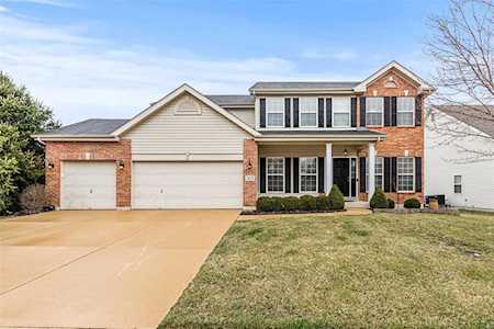 303 Durham Meadows Dr Ofallon, MO 63368