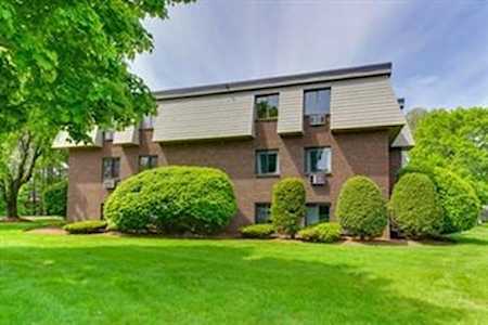 8 Hallmark Gdns #9 Burlington, MA 01803
