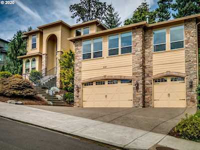 647 W S St Washougal, WA 98671