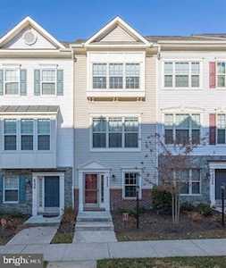 4332 Potomac Highlands Circle Triangle, VA 22172