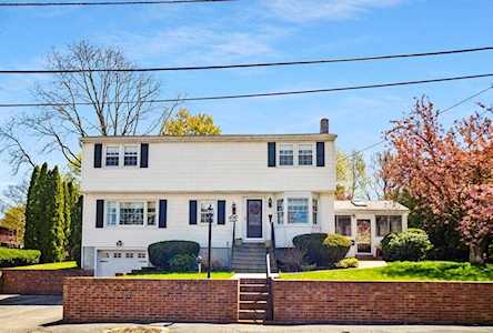 16 Thomas St Clinton, MA 01510