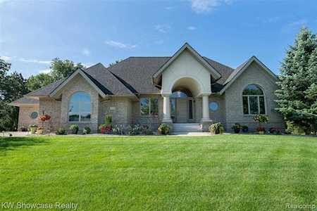 1458 Anchor Ln Highland Twp, MI 48356