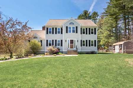 17 Symmes Rd Franklin, MA 02038