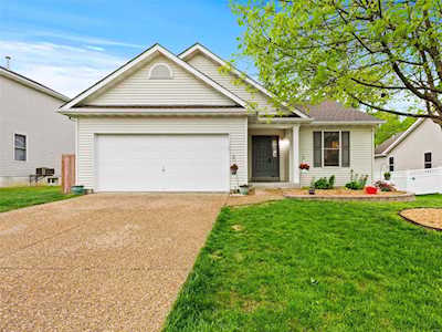 50 Lauer Ct Wentzville, MO 63385