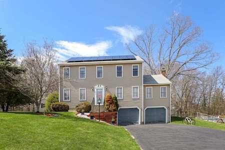 34 Meadow Ln Grafton, MA 01536