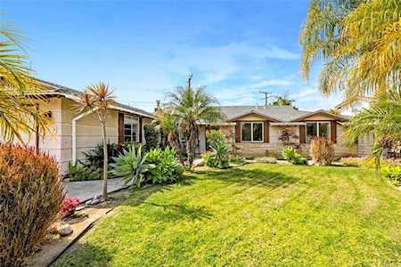 227 Sherwood Place Costa Mesa, CA 92627