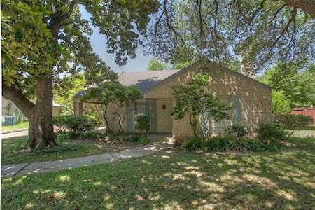201 Lindenwood Drive Fort Worth, TX 76107
