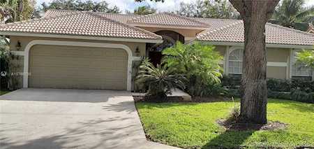 10310 NW 49th Ct Coral Springs, FL 33076
