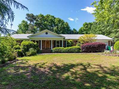 2479 Dunkerrin Ln Doraville, GA 30360