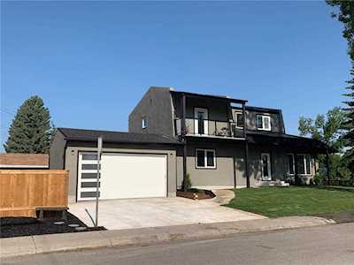 3 Hillgrove Drive SW Calgary, AB T2V 3L5