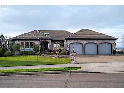 2011 NW Columbia Summit Dr Camas, WA 98607