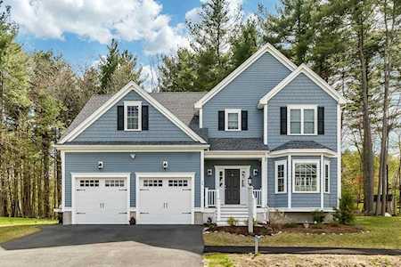 25 Edward Dr Littleton, MA 01460