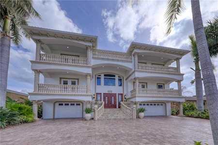 2541 W Hibiscus Dr Belleair Beach, FL 33786