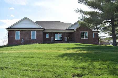70 Clubhouse Ct Taylorsville, KY 40071