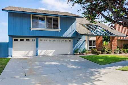 3991 Myra Avenue Los Alamitos, CA 90720