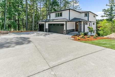 6816 58th St Ct W University Place, WA 98467