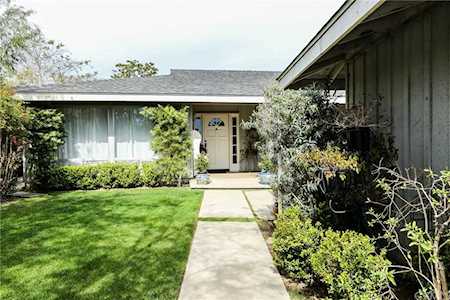19571 Summer Breeze Lane Huntington Beach, CA 92648