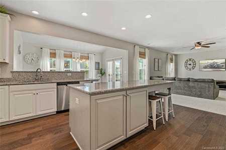 3527 Ettrick Place Charlotte, NC 28278