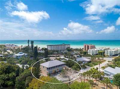 2817 N Beach Rd Englewood, FL 34223