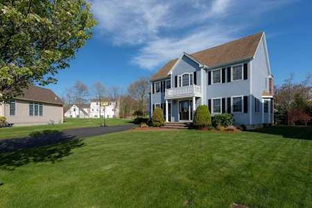 141 Messina Woods Dr Braintree, MA 02184