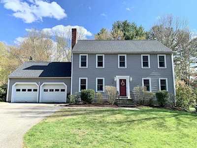 4 Stillwater Heights Dr West Boylston, MA 01583