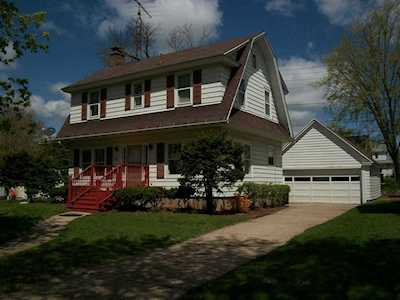 609 W Edgewater St Portage, WI 53901