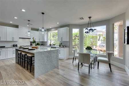 9104 Crystal Lake Las Vegas, NV 89134